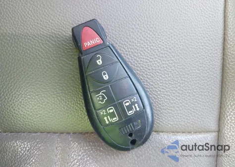 2016 Chrysler Town & Country Touring from USA, damaged, VIN 2C4RC1BG8GR148654